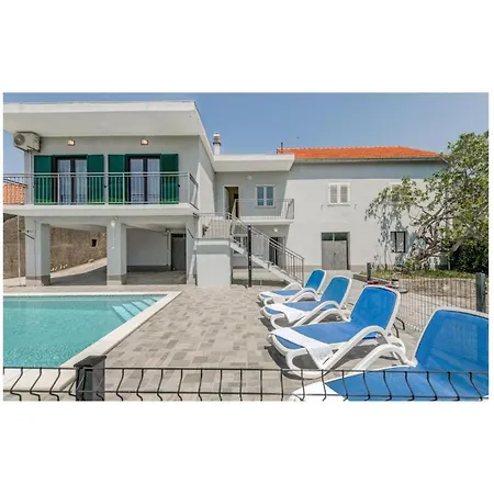 Апартаменты Amazing In With House A Panoramic View Омиш