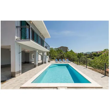 Amazing In With House A Panoramic View